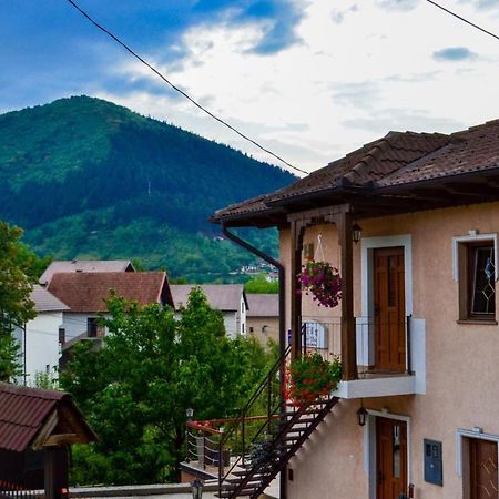 The View Apartment Visoko Esterno foto