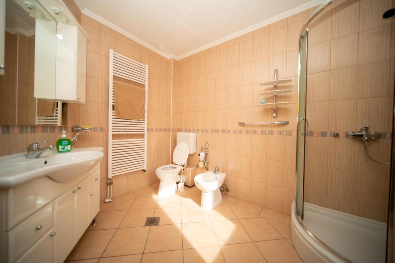 The View Apartment Visoko Esterno foto