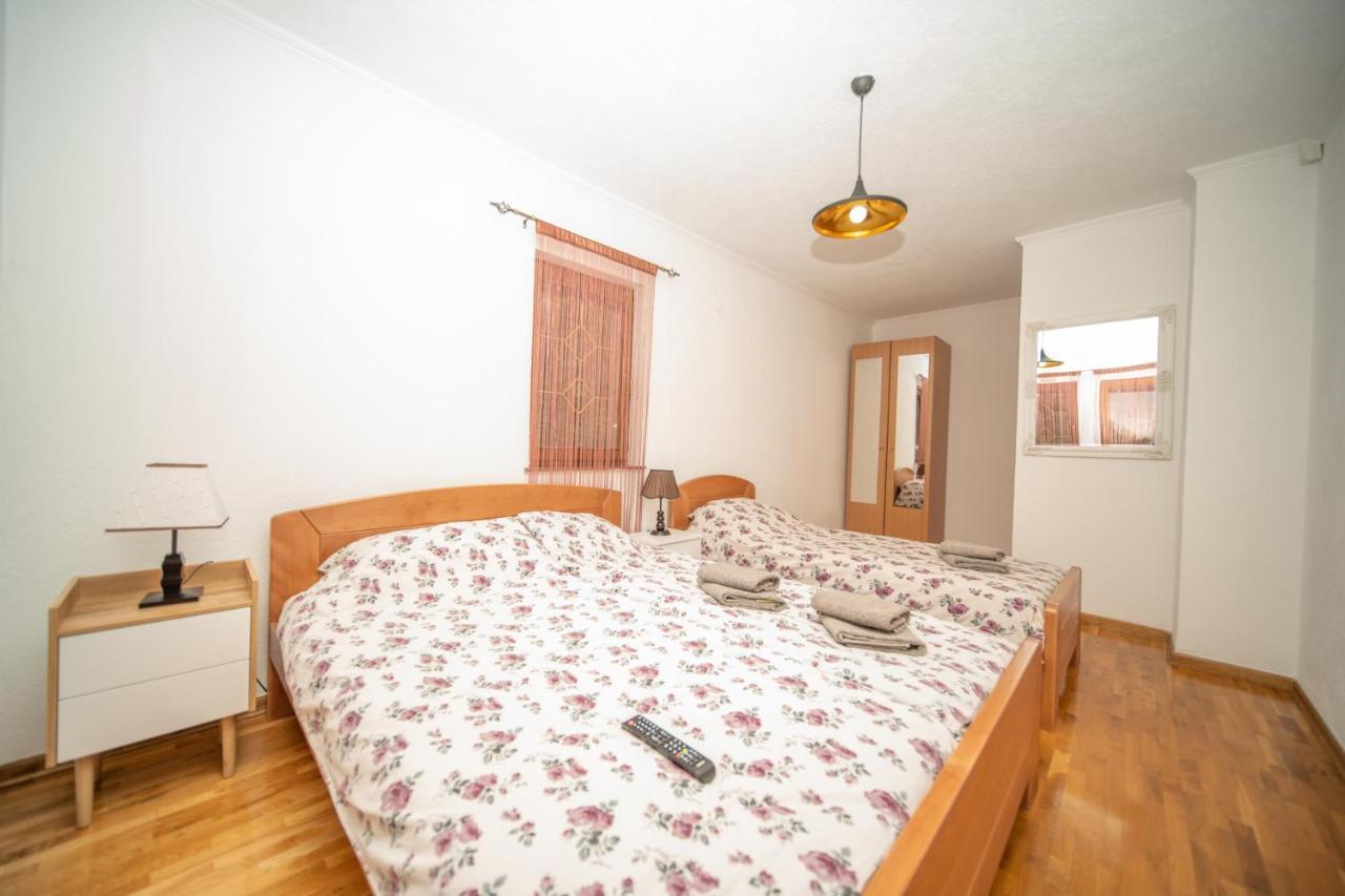 The View Apartment Visoko Esterno foto