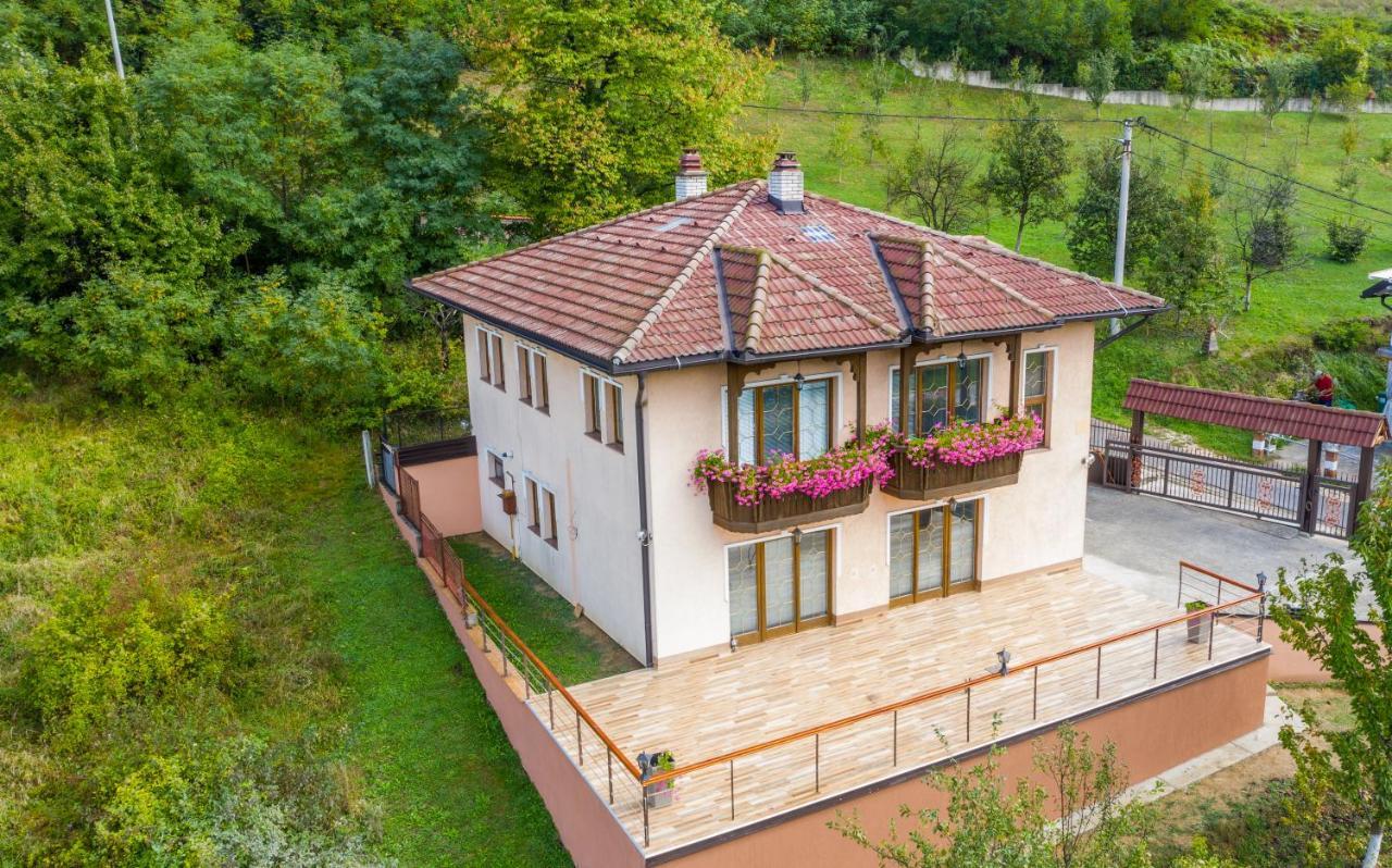 The View Apartment Visoko Esterno foto