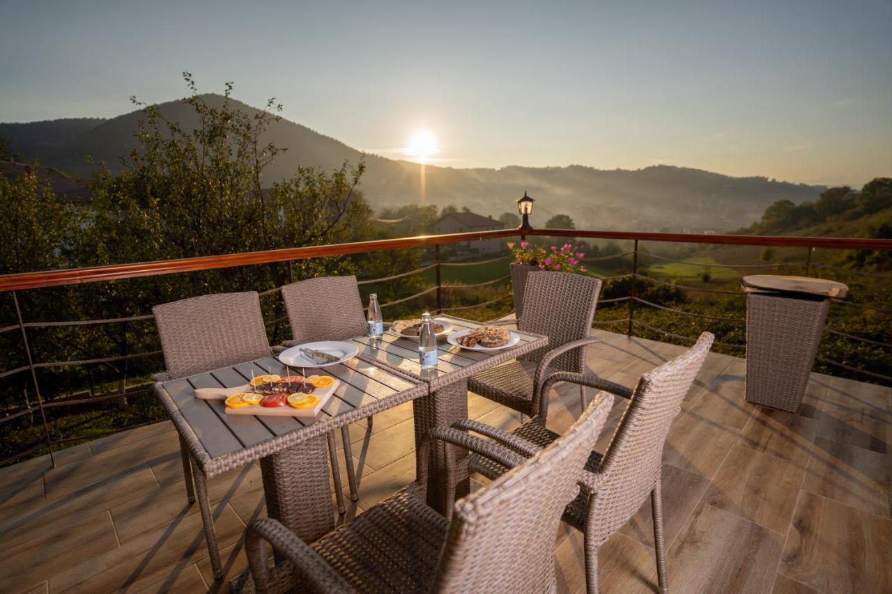 The View Apartment Visoko Esterno foto
