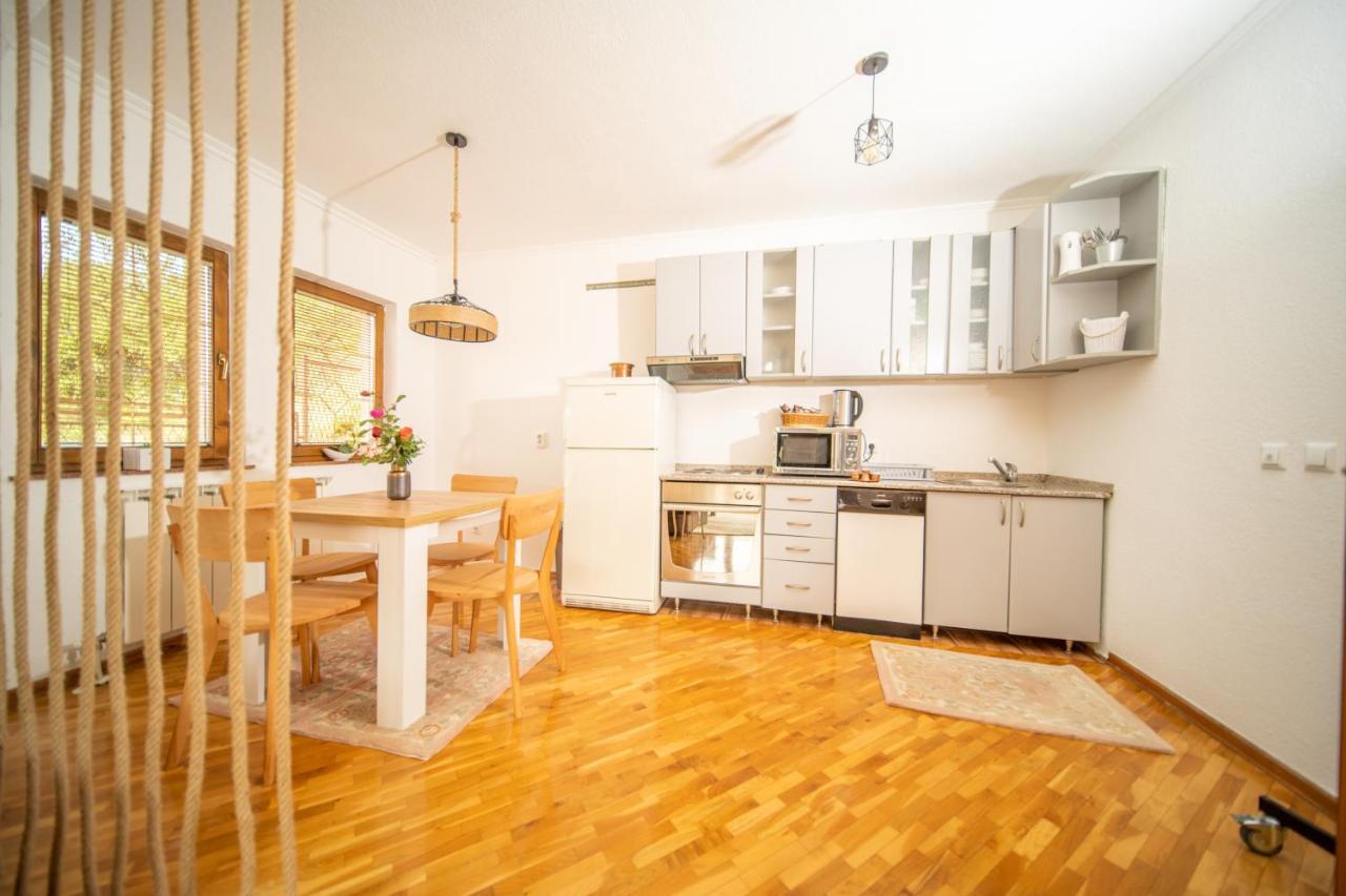 The View Apartment Visoko Esterno foto