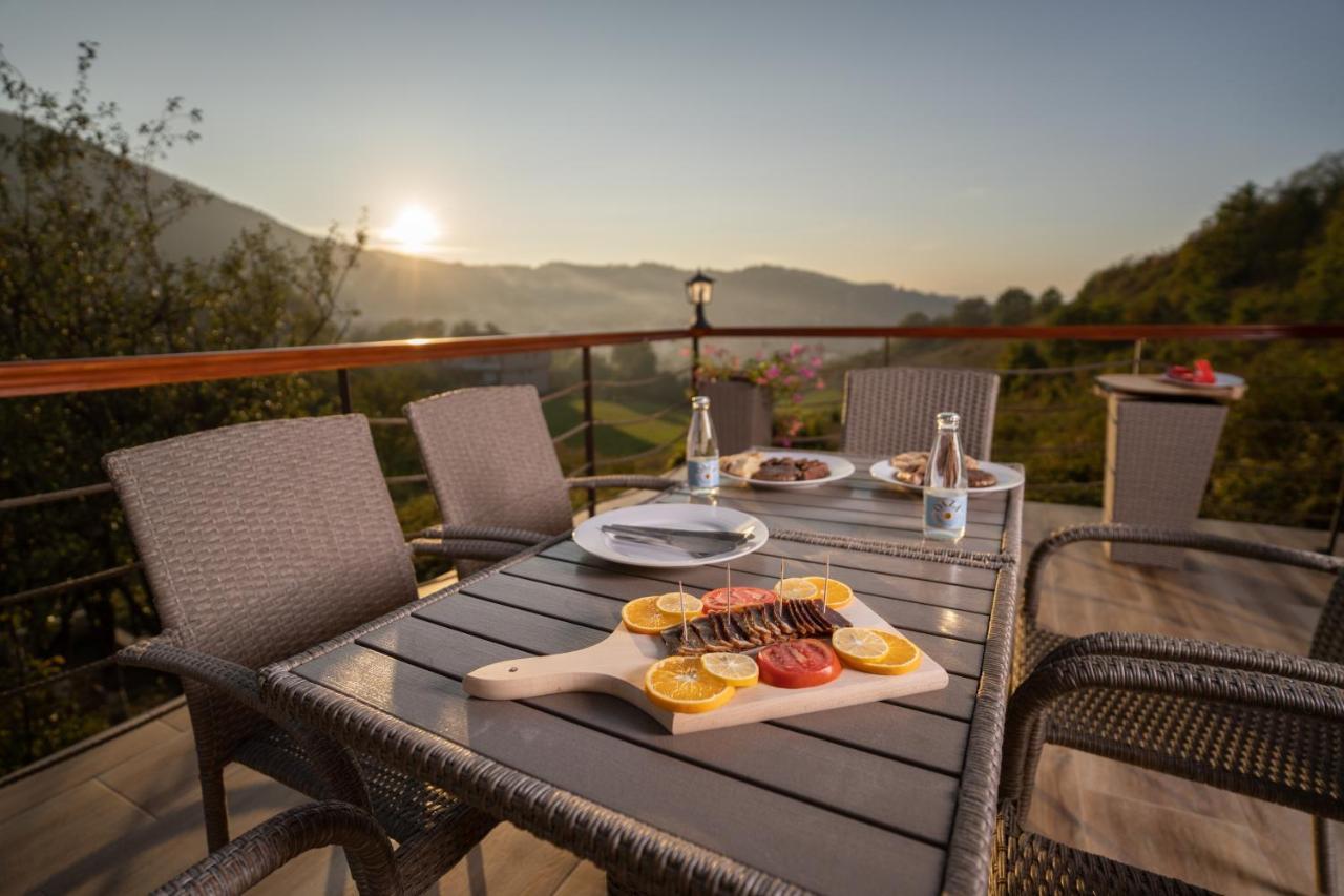 The View Apartment Visoko Esterno foto