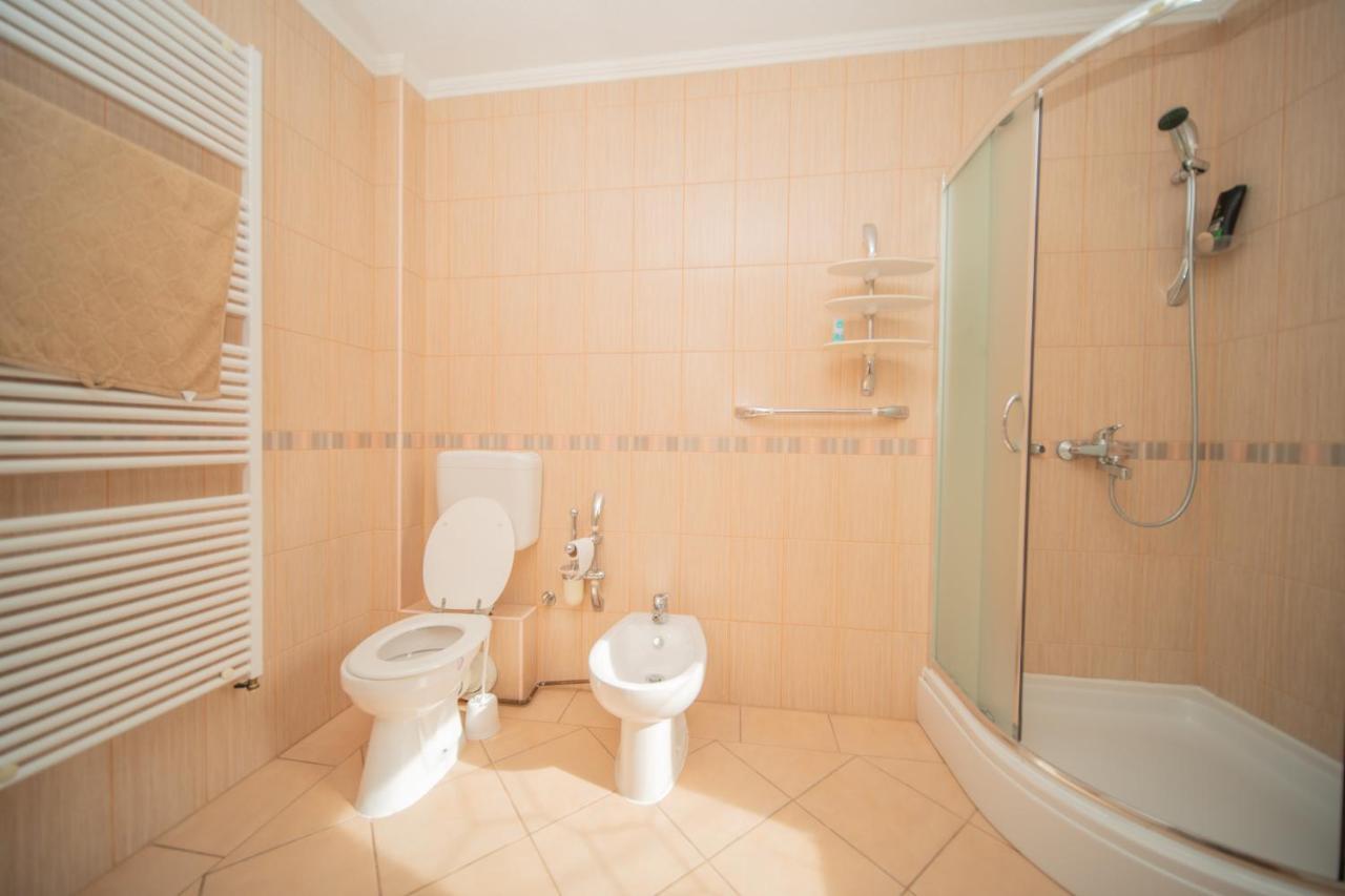 The View Apartment Visoko Esterno foto