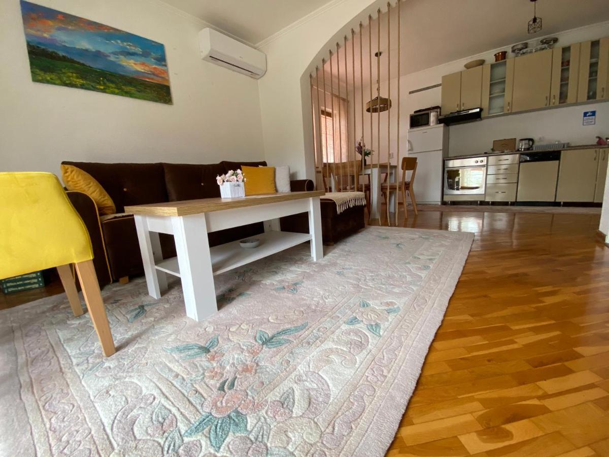The View Apartment Visoko Esterno foto