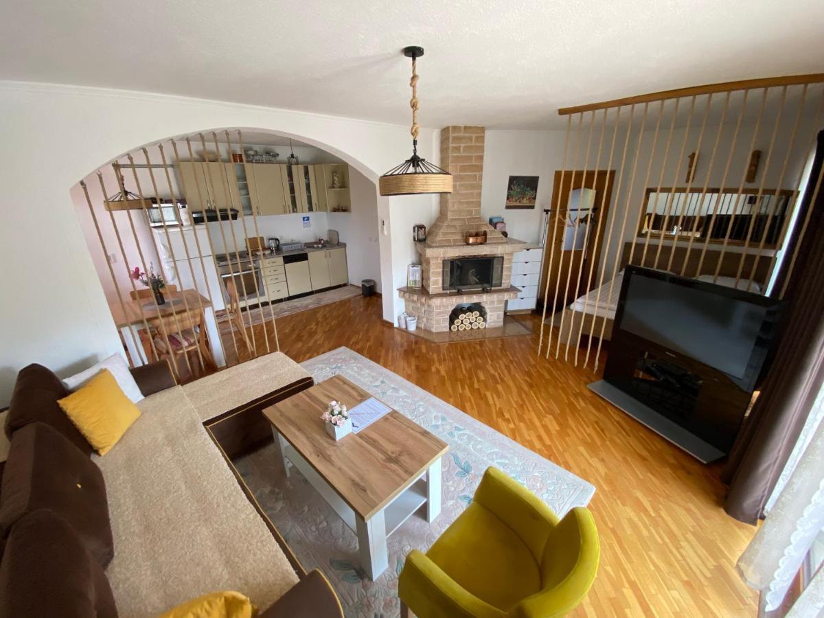 The View Apartment Visoko Esterno foto