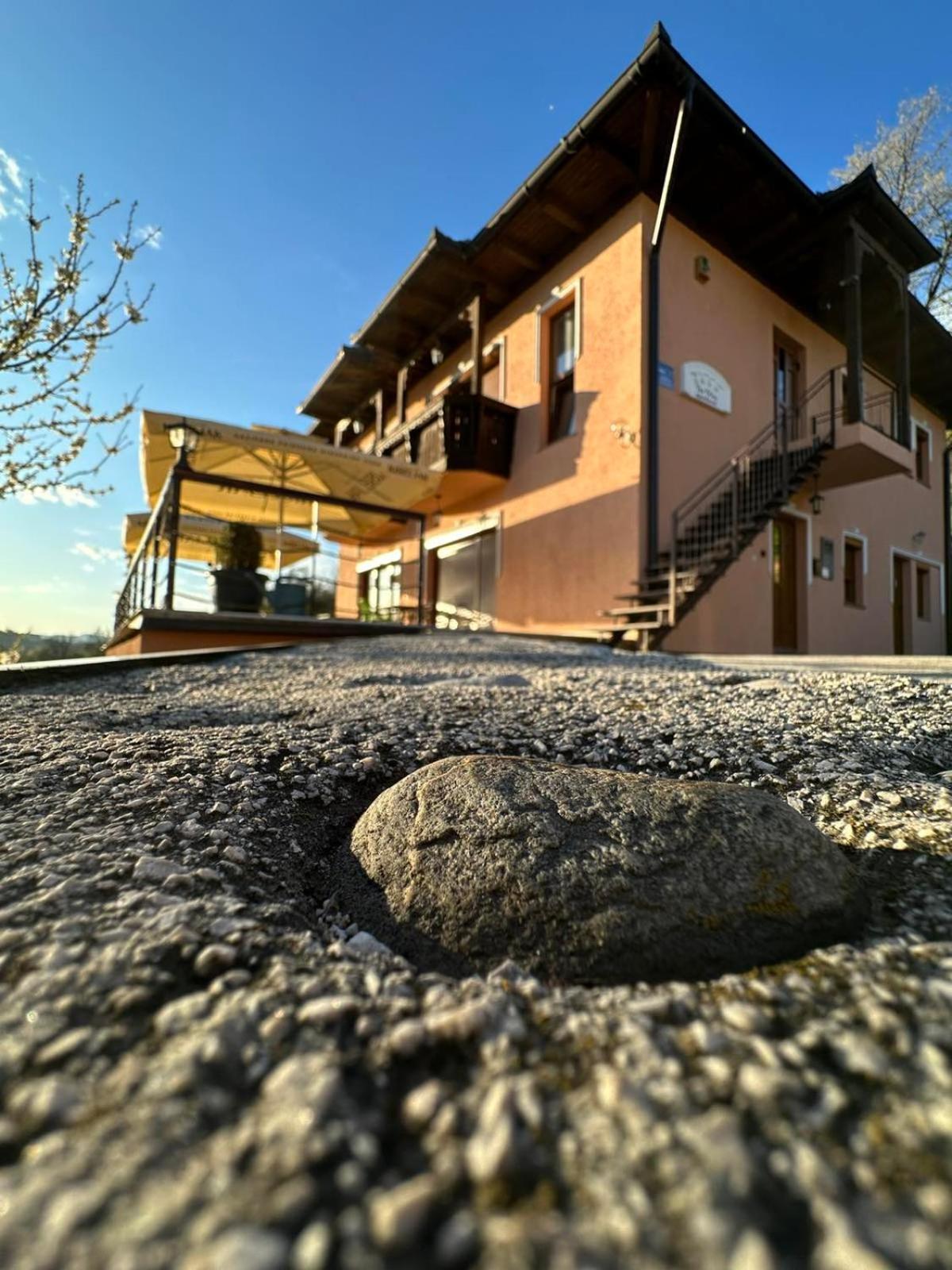 The View Apartment Visoko Esterno foto