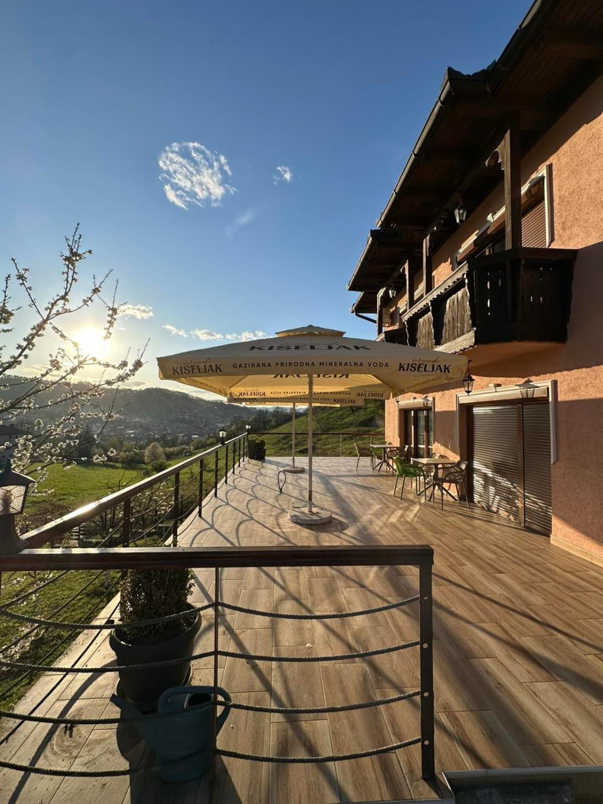 The View Apartment Visoko Esterno foto